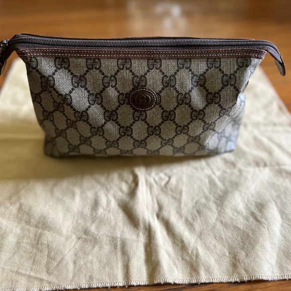 Authentic Gucci Pouch - Picture 1 of 15